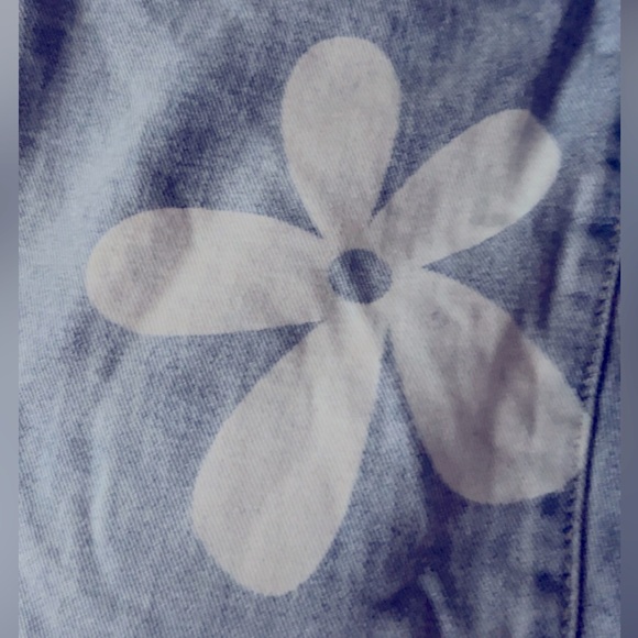 RETRO FLOWER HIGH WAIST & WIDE-LEG JEANS 🌼 - Picture 2 of 3